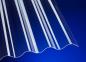 Preview: Auf blauem Hintergrund: Lichtplatte Acryl 76/18 Sinus ohne Oberflächenstruktur